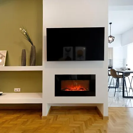 Elegant Big In Center With Balcony Atenas