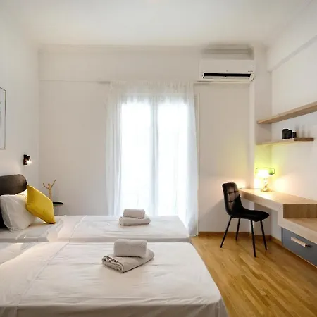Elegant Big In Center With Balcony Atenas